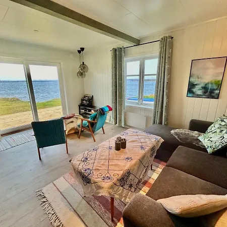 House By Varangerfjorden, Bird Watching And White-tailed Eagles بيت للعطل
